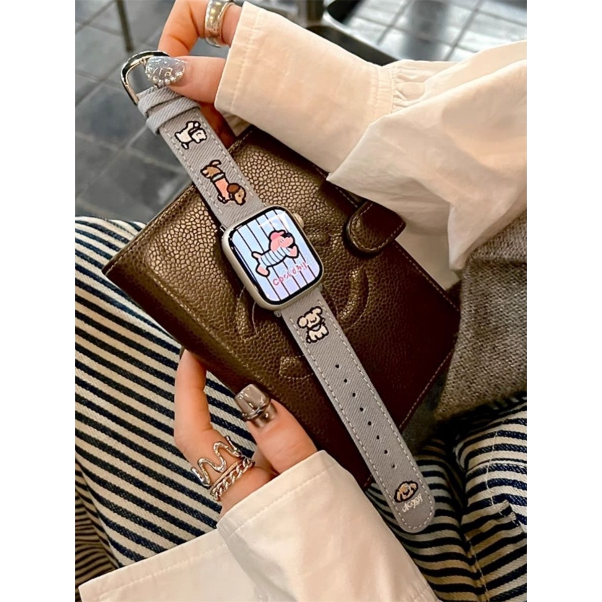 适用ApplewatchS10刺绣丹宁牛仔表带ultra9腊肠狗87654321秋冬se2