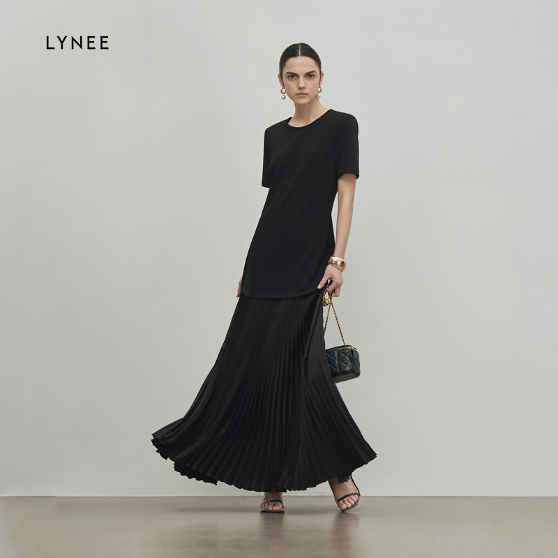 LYNEE 收腰缎面压褶拼接连衣裙