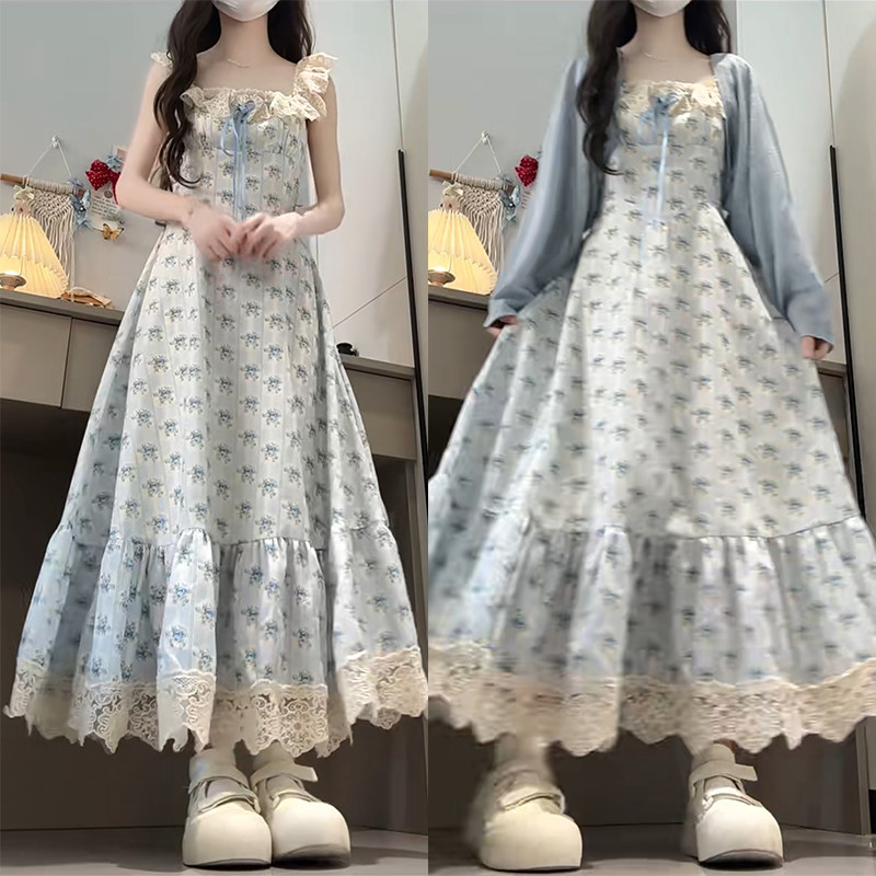 甜美蓝色碎花连衣裙子套装女2026早春漂亮套装旅游度假长裙蕾丝边