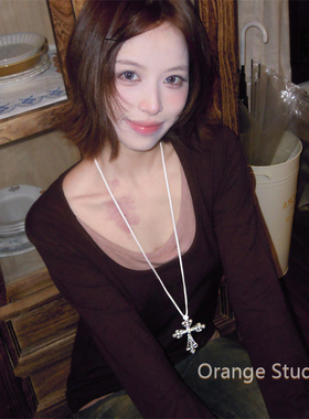 甜酷千禧风银色十字架锆石项链