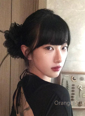 古早感辣妹黑色羽毛抓夹