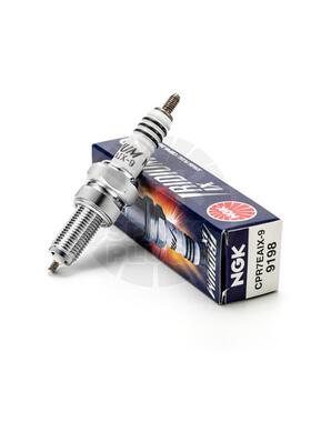 适用摩托火花塞CPR7EA-9GW250 DL250 GSX250R UU125 UY125裂行125