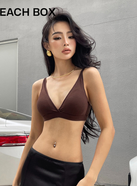 无痕内衣套装女法式深V三角杯小胸微聚拢美拉德无钢圈美背文胸罩