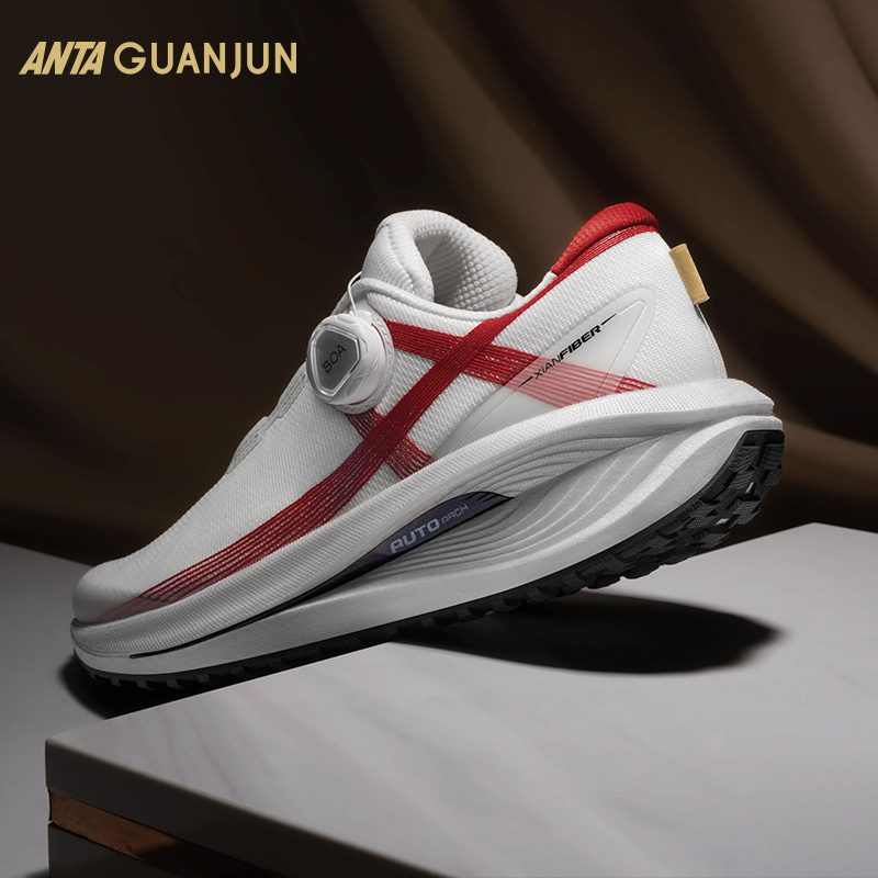 安踏冠军荣耀2代跑步鞋