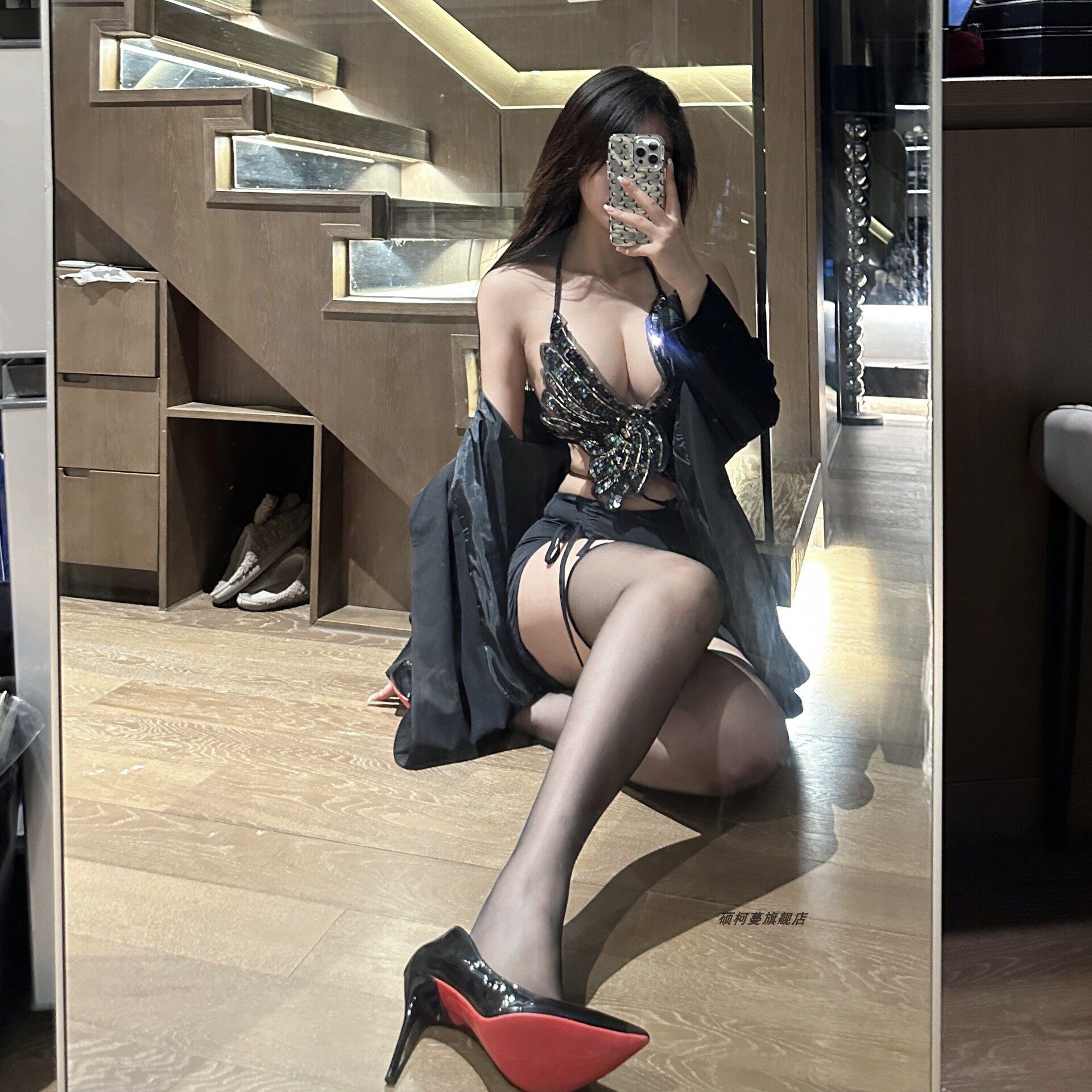 情趣内衣性感蝴蝶肚兜紧身包臀裙闪亮纯欲小胸显大夜店火辣诱惑装