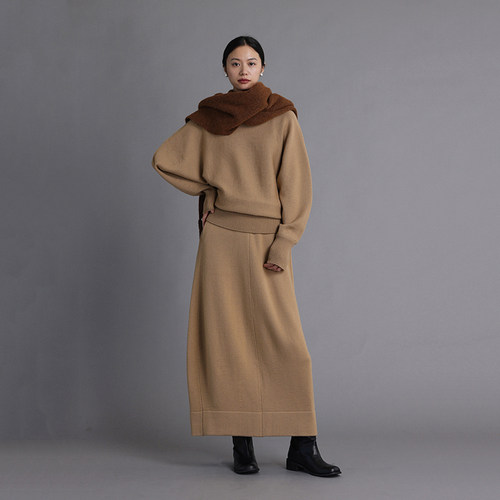 高领蝙蝠袖毛衣高腰半裙