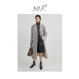 30.R自然系女装/知识分子风H型宽松廓型宽肩大人字纹双排扣长大衣