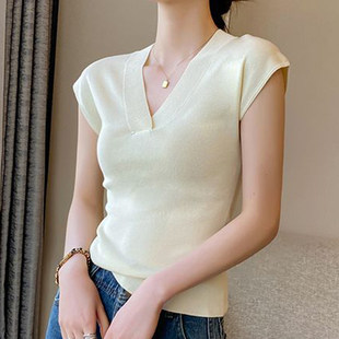 新款 法式 V领正肩显瘦短袖 t恤女春夏季 设计感小众毛衣针织上衣 时尚