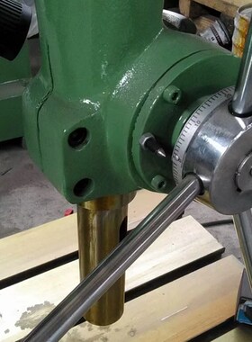 3732/3132万向摇臂钻万向摇臂钻Z3732自动进刀摇臂钻床立式摇臂钻