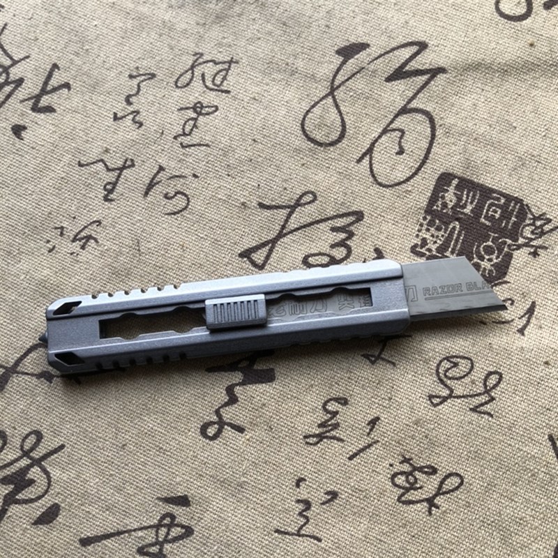 无极 钛合金tc21数控线切割美工刀刀架EDC 重型壁纸刀 不锈钢刀片