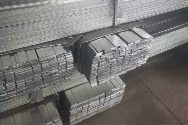 新割折弯扁条235冷拉钢热镀锌扁铁弯头光亮铁条u冷镀45方钢条