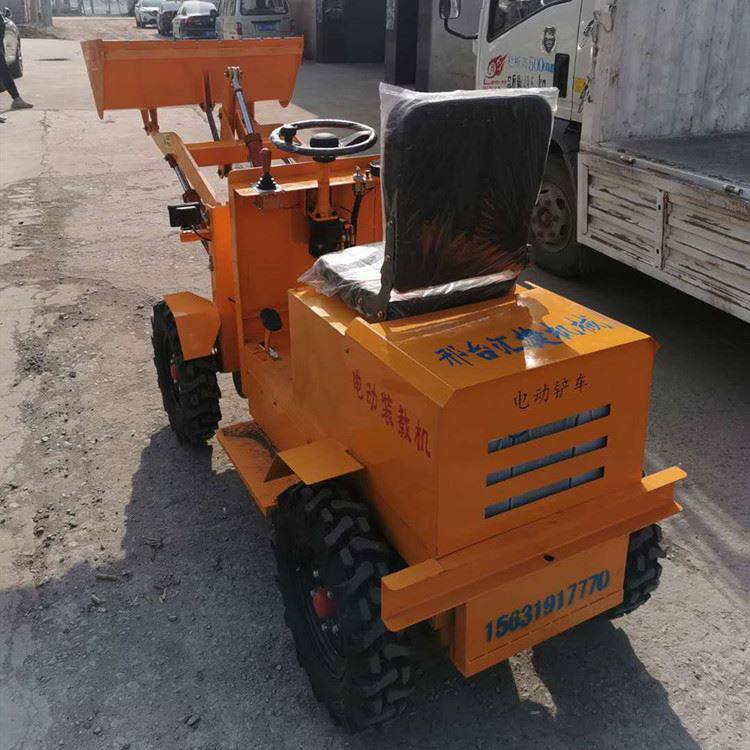 新能源环保小型四驱铲车 多功能搬运装载机 座驾式农用粮食搬运车