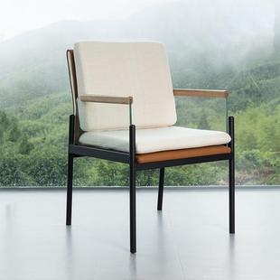 新款餐椅意式极简餐厅椅子现代主人椅高级感家用书房舒适扶手茶椅