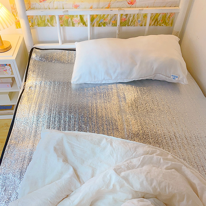 宿舍防潮垫上下铺榻榻米床上防水防滑床垫子家用折叠学生单人床垫