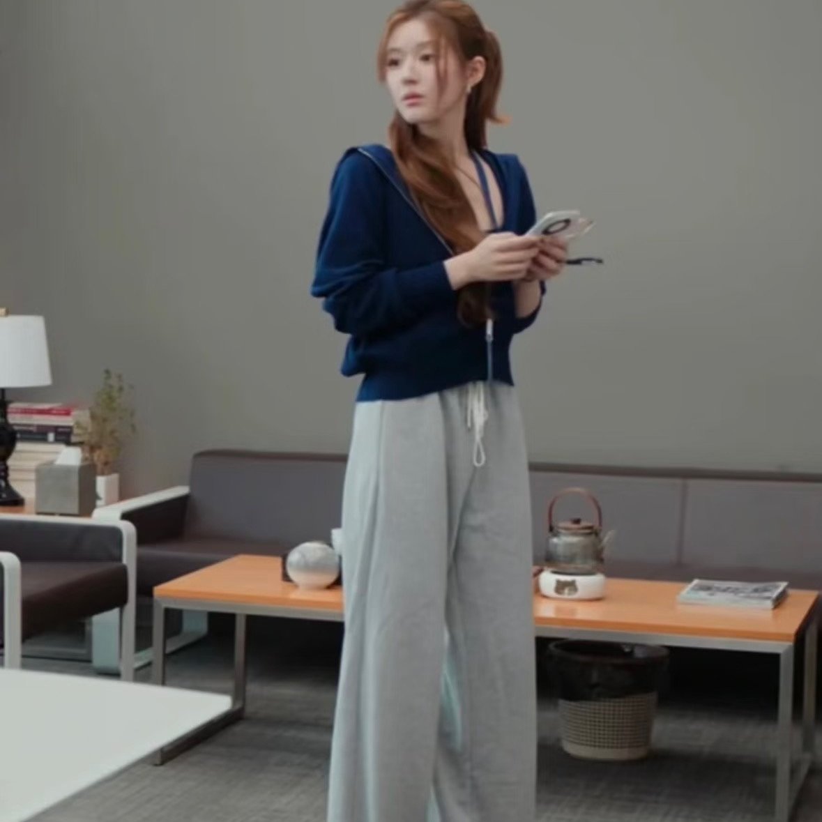 许我耀眼许妍赵露思同款藏蓝色针织短款开衫外套上衣女灰色休闲裤