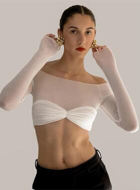 One line neck solid color long sleeved top一字领纯色长袖上衣