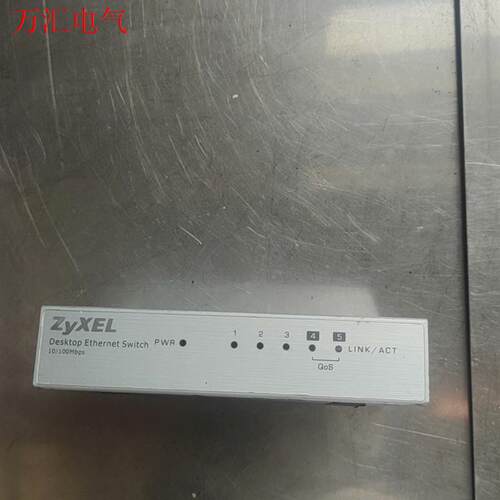 合勤乙太网交换 ES-105A  实物实拍 成色如图  (议价)