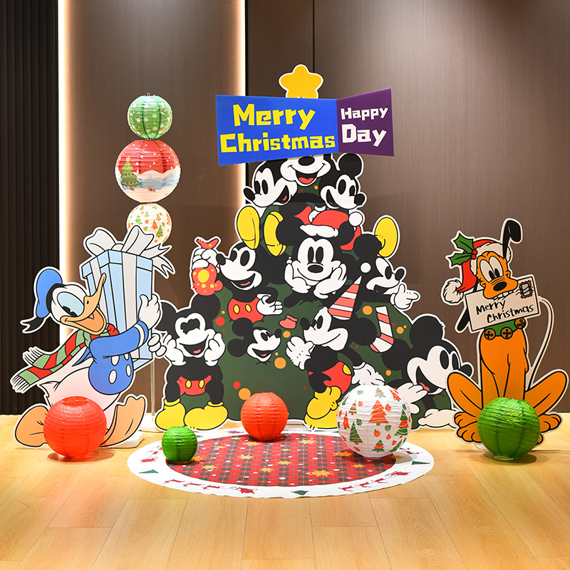 米奇圣诞夜商场店铺活动氛围感拍照道具场景装饰定制kt板背景布置