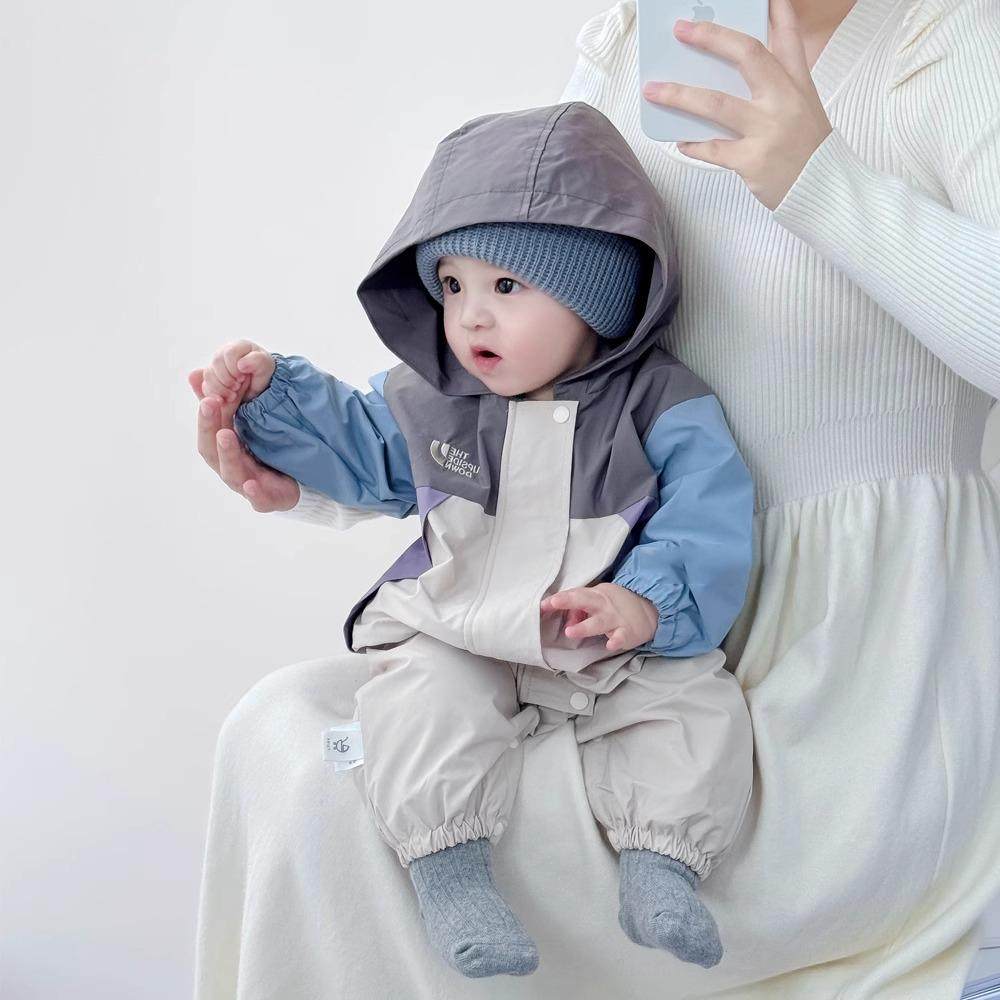 婴儿衣服男宝宝秋装连体洋气冲锋衣外出棉服幼儿秋装一岁春秋外套