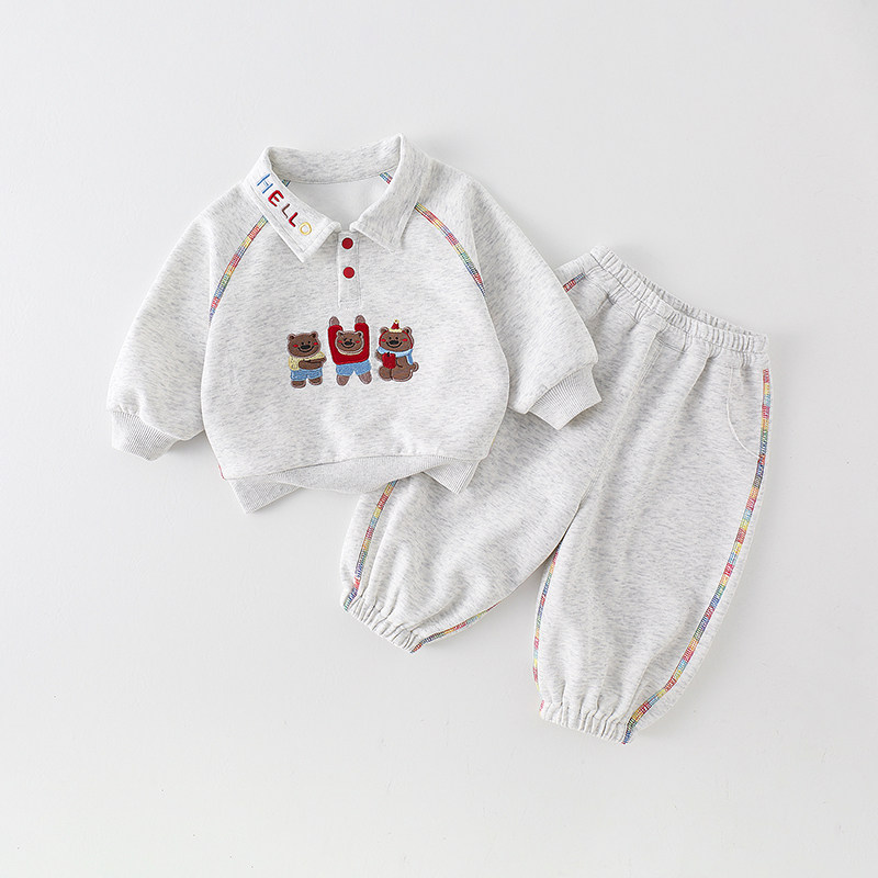 婴儿套装宝宝春秋衣服早秋分体婴幼儿分体两件套三只小熊卫衣时尚