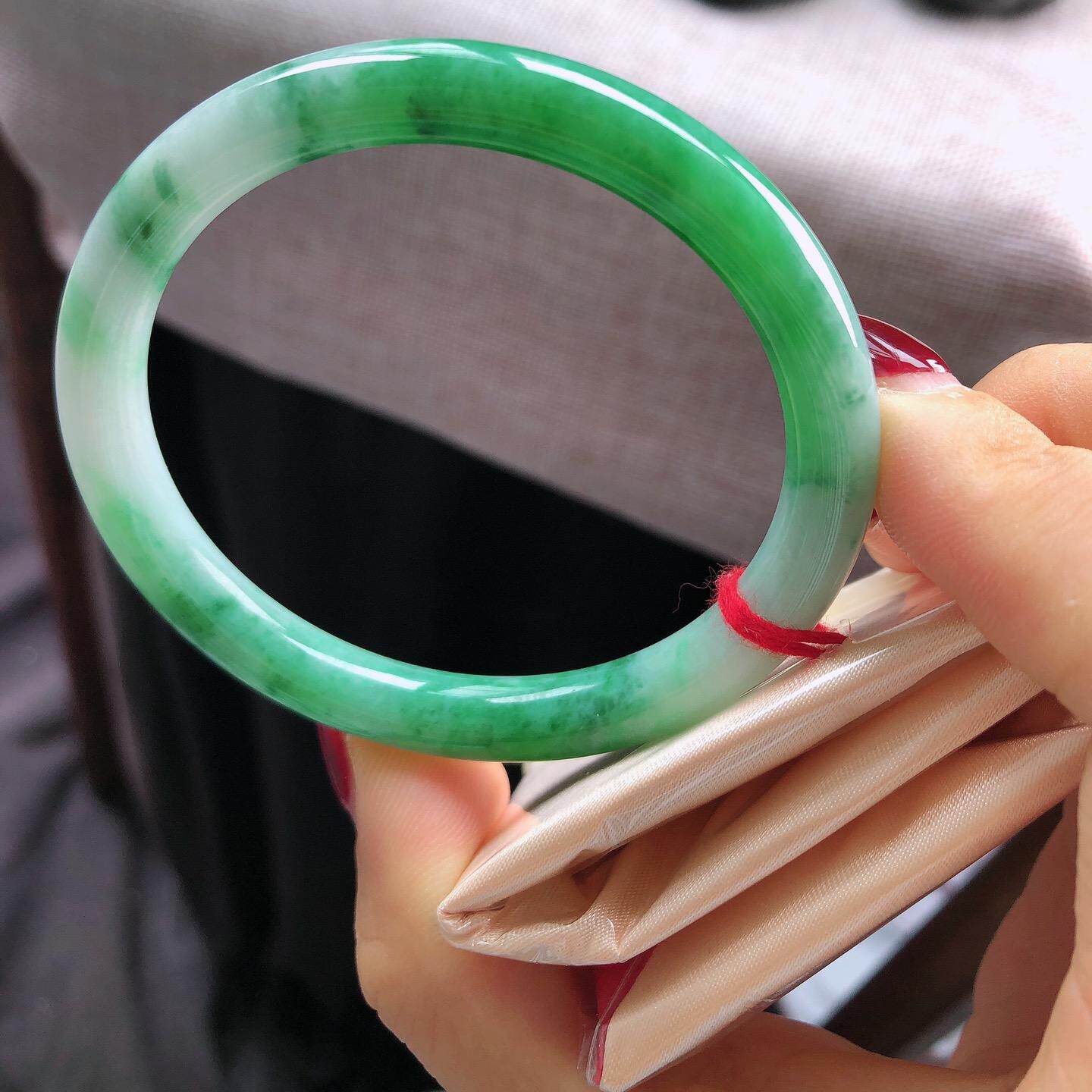 55美人圆条天然缅甸a货糯种飘阳绿翡翠手镯正品官方官方旗舰店女