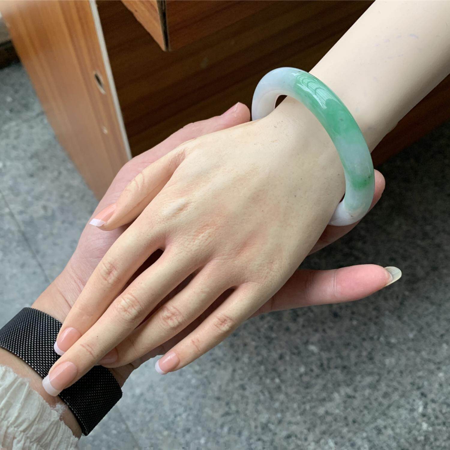 54圆条天然缅甸a货糯种牛奶白底青飘阳绿翡翠玉手镯正品旗舰店女