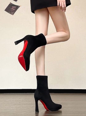 黑色红底高跟鞋短靴女2026年新款秋冬季绒面弹力靴粗跟尖头瘦瘦靴