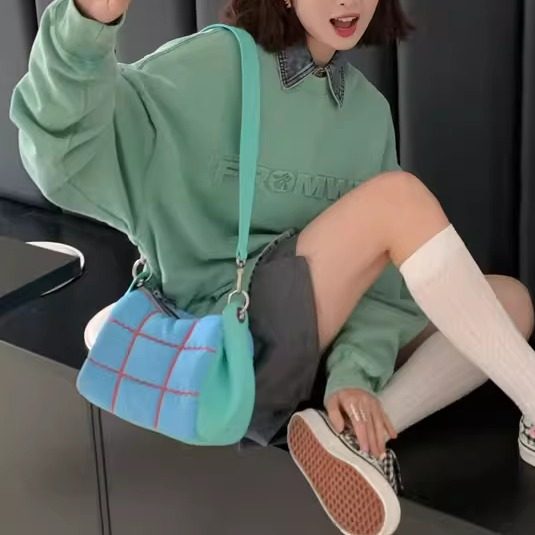 KNITFANATICS糖果系列华夫针织小方包单肩包软fufu质感新款原创,箱包皮具/热销女包/男包,通用款女包,淘宝优惠券,粉丝福利购,淘宝优惠卷