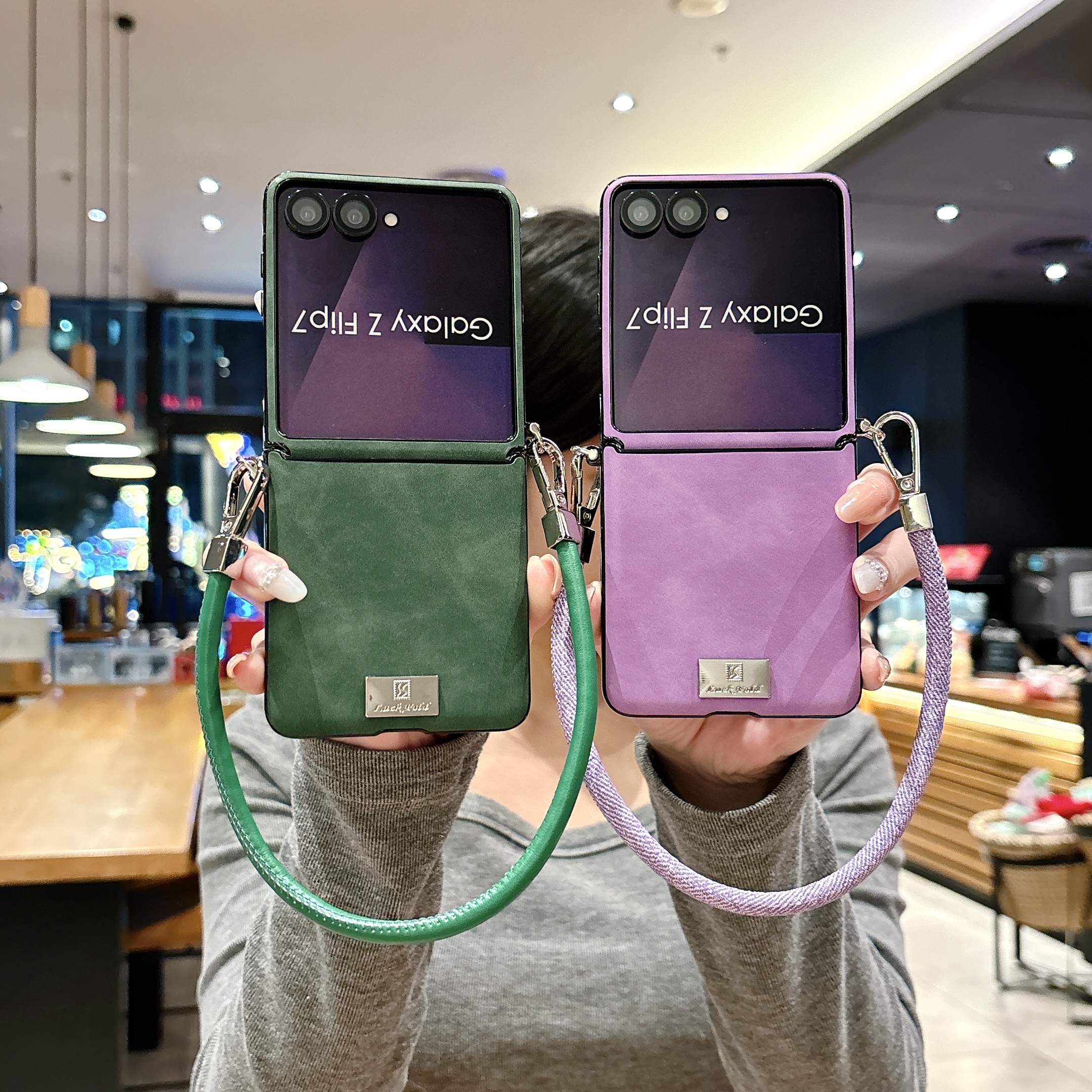 适用三星zflip7手机壳新款2025秋冬羊巴皮Z Flip6保护壳套w25flip外壳zflip5带侧扣斜跨挂绳i7fe折叠屏翻毛皮