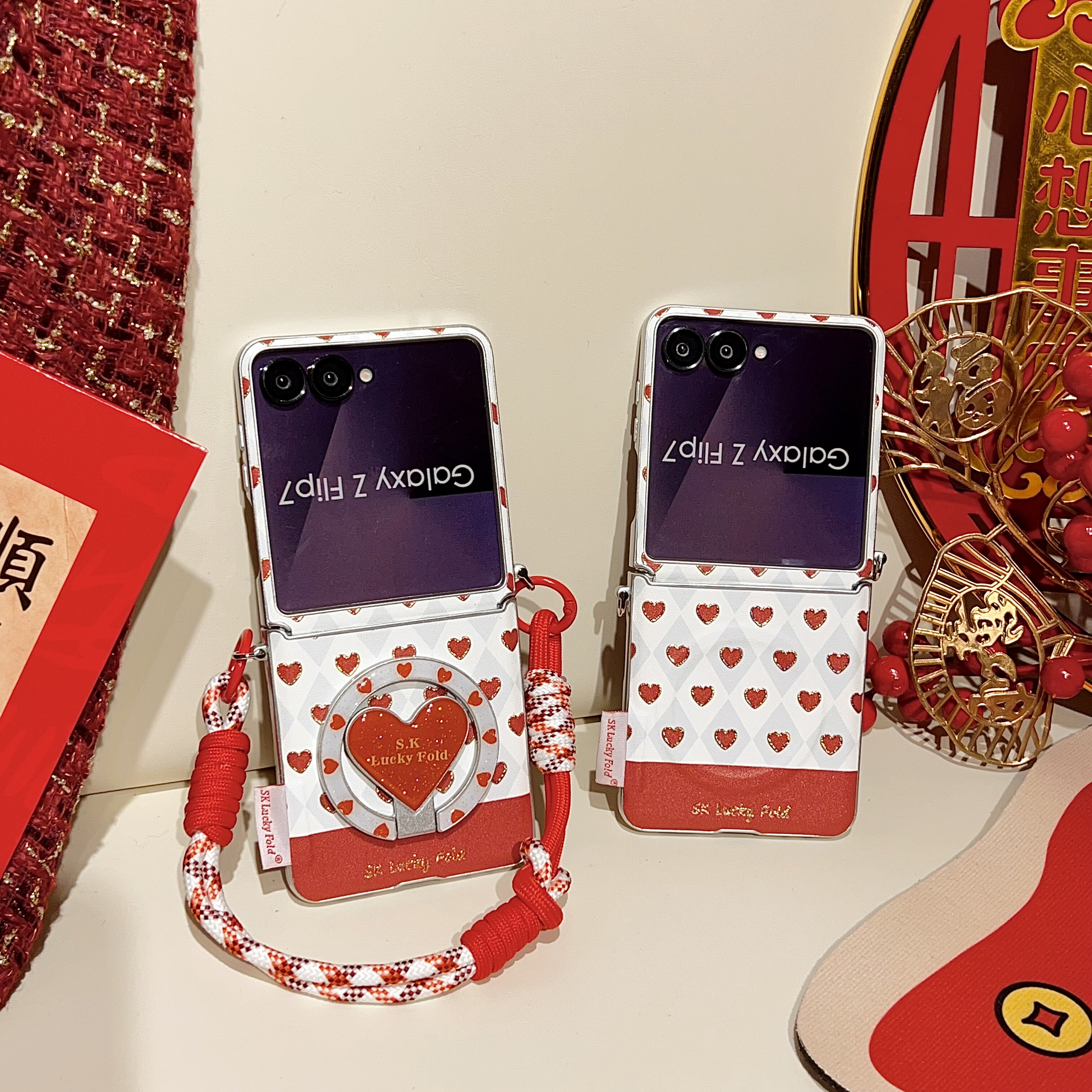 适用三星zflip7手机壳肤感磨砂zflip7fe新款磁吸折叠zflip6全包防摔zflip5手机套红色爱心侧扣手绳女士高端外