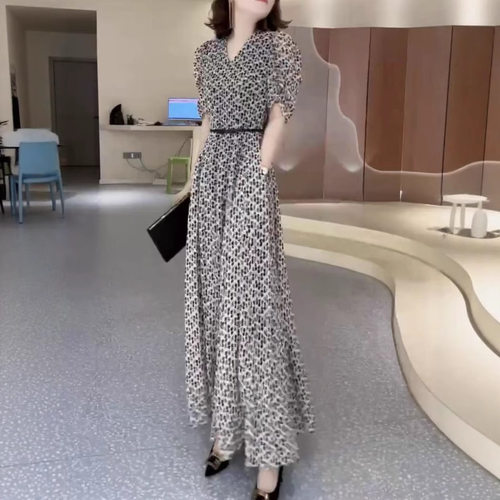 英系coss koko夏季新款高级感优雅复古碎花v领长款连衣裙女