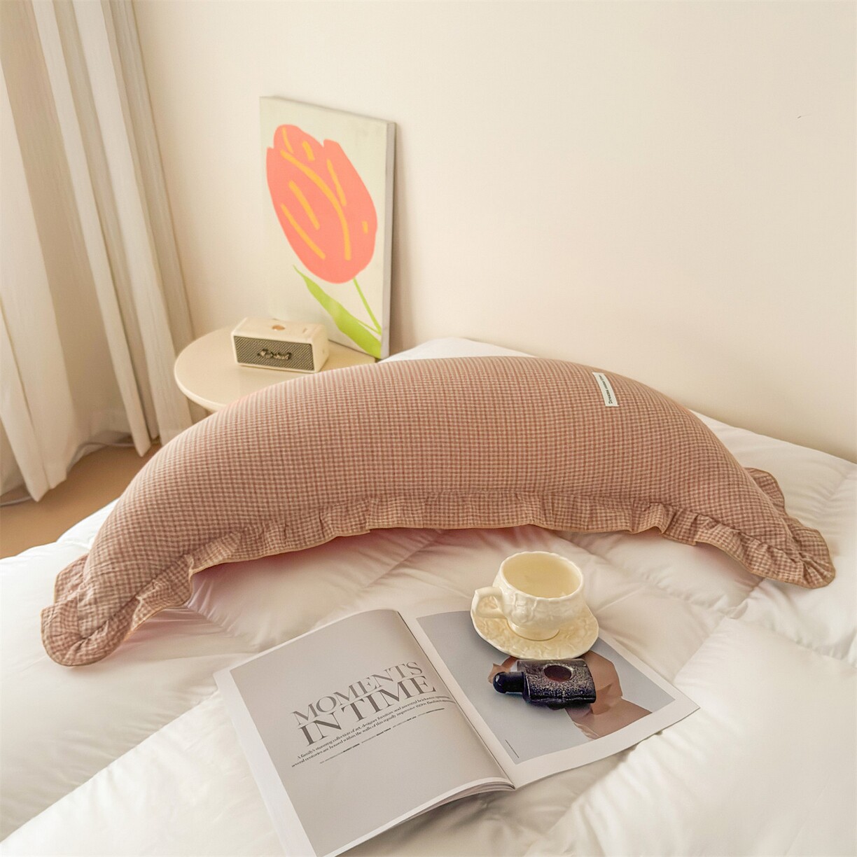 美拉德系列月亮抱枕夹腿抱枕 荷叶边舒适型午休神器柔软