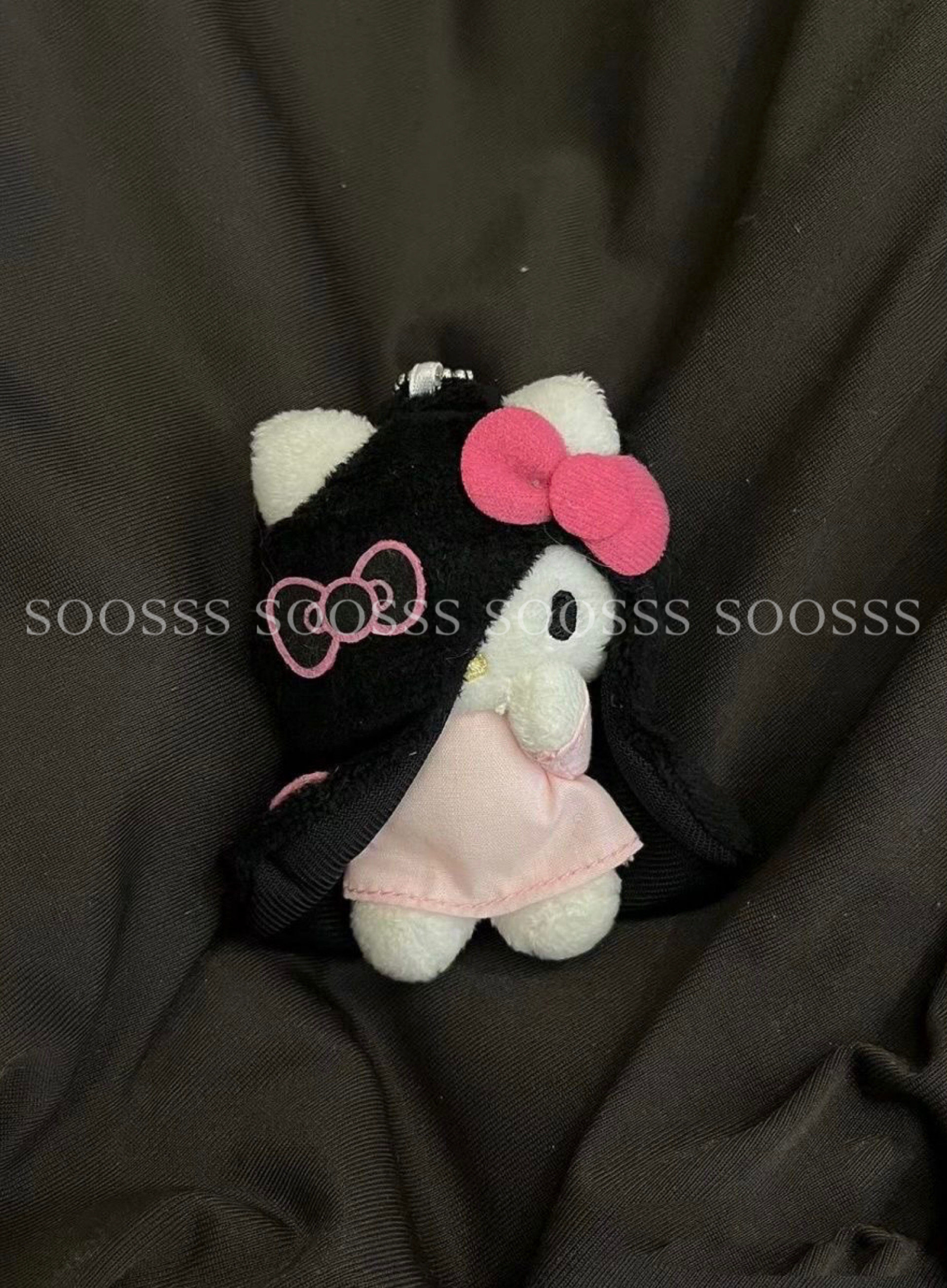 soosss贞子hellokitty包包挂件卡通毛绒蝴蝶结黑色凯蒂猫kt挂饰新