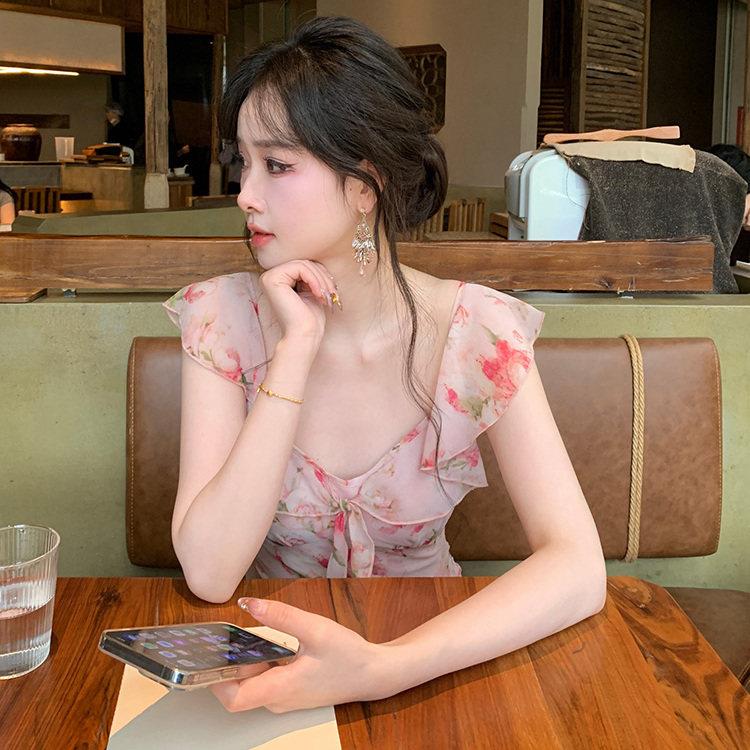 明媚纯欲色碎花裙女TOC夏季显肤粉温柔荷领斜裁显白瘦叶吊带洋装