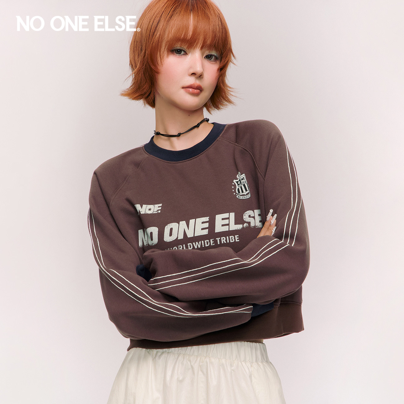 NO ONE ELSE新年红拼接卫衣女2026春秋新款字母印花插肩袖短上衣