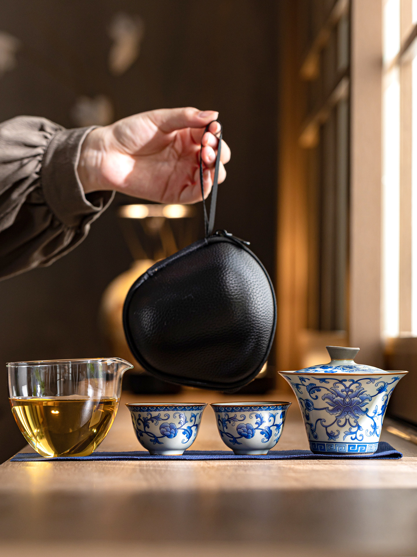 汝窑高档缠枝莲泡茶盖碗2人茶杯陶瓷开片收纳便携旅行茶具小套装