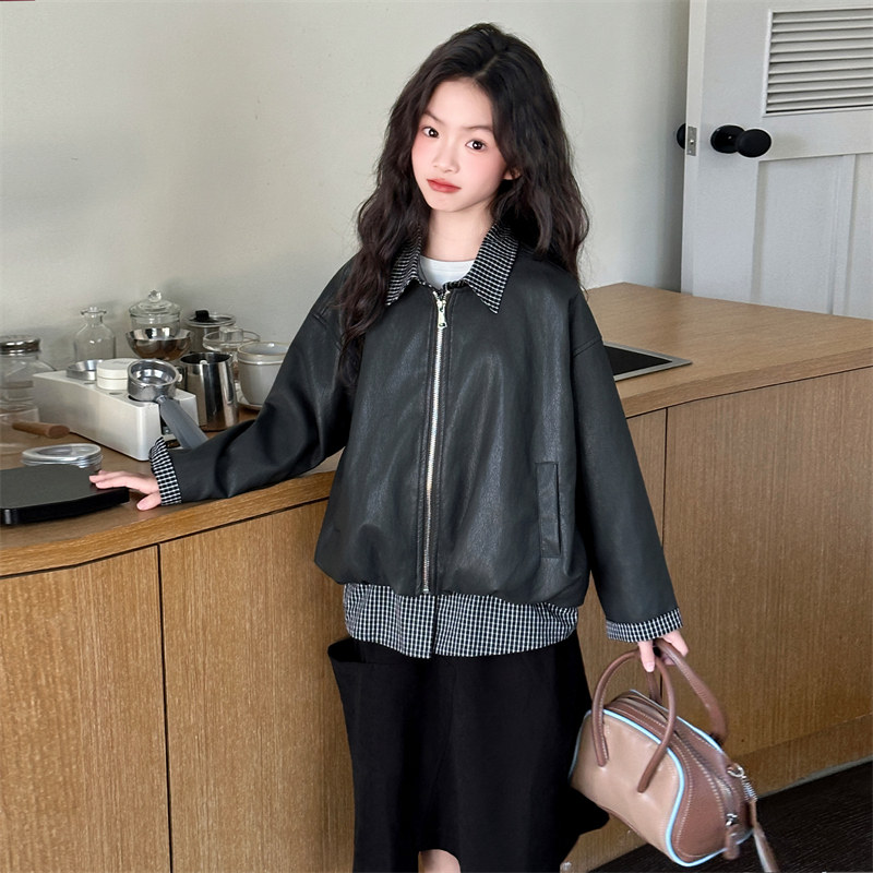 女童皮衣女款2025新款连帽保暖流行潮款皮夹克纯色PU皮立领儿童