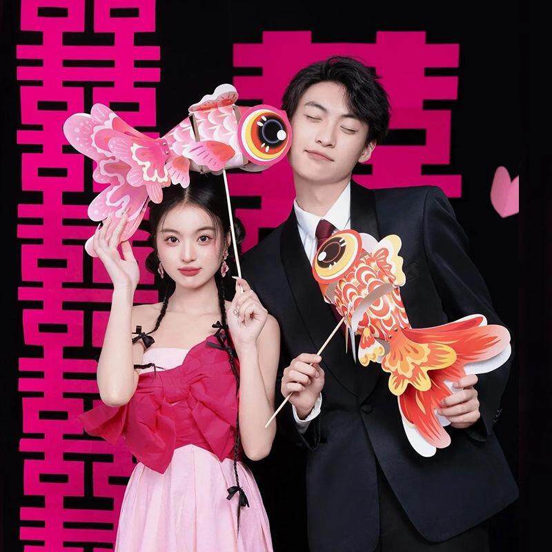 结婚锦鲤金鱼灯新娘晨袍拍照背景装饰婚礼接亲手持道具创意鱼灯笼