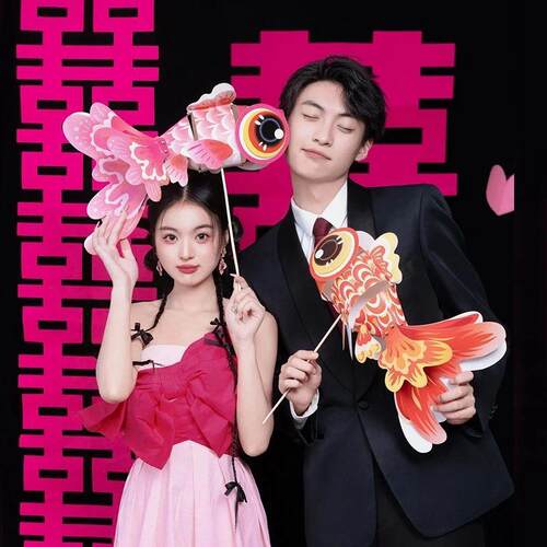 结婚锦鲤金鱼灯新娘晨袍拍照背景装饰婚礼接亲手持道具创意鱼灯笼