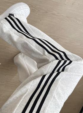 灰色运动裤女春秋2025新款宽松条纹卫裤束脚休闲小个子直筒阔腿裤