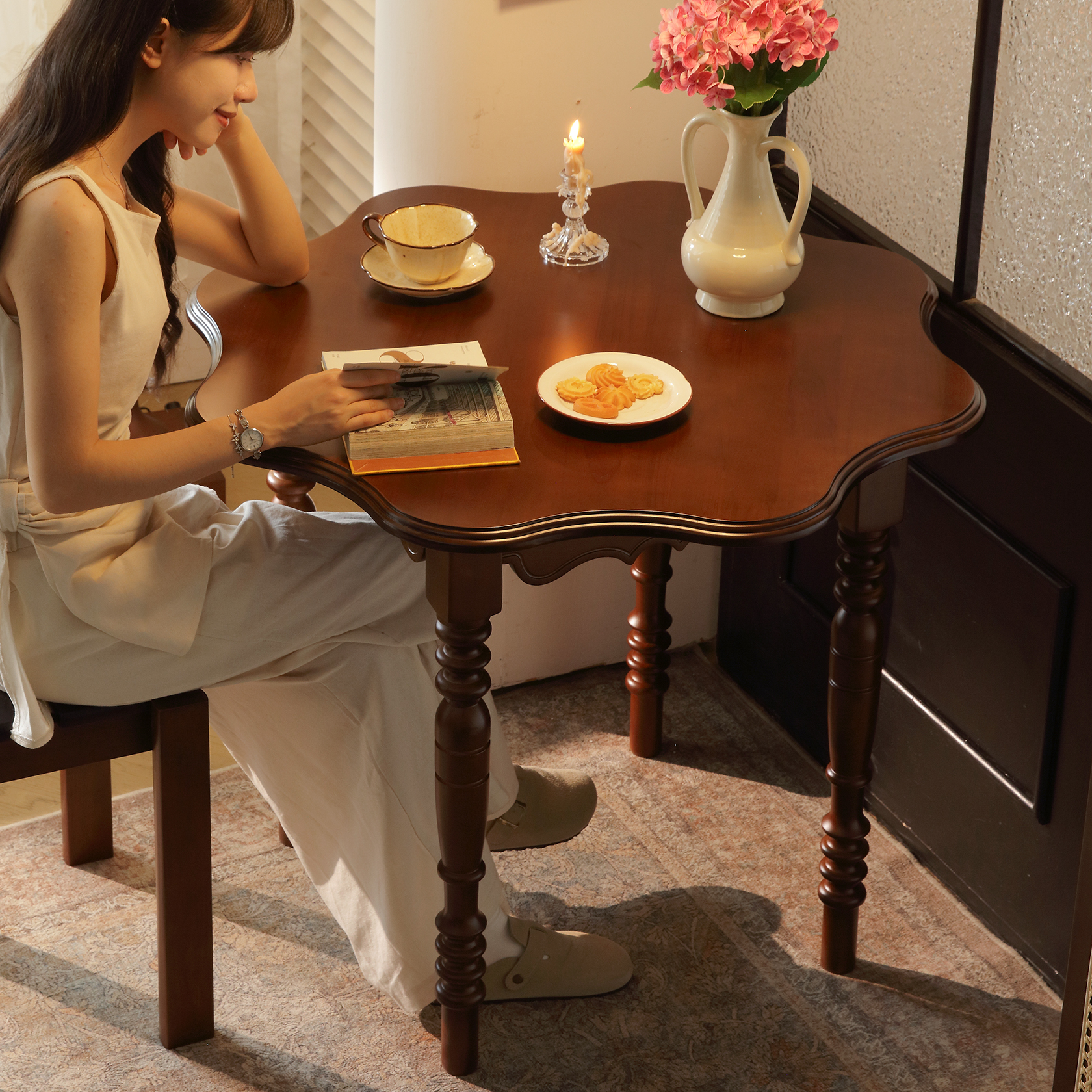 法式胡桃中覆古实木圆餐桌椅子组合小户型家俱用阳台咖啡下午茶几