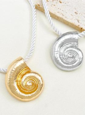 CrossbdeAiWomenBeach