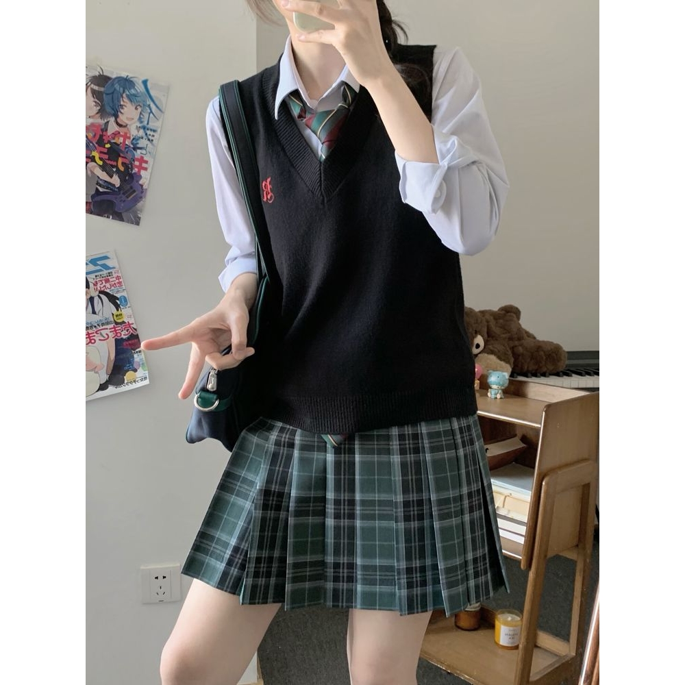 空栗鼠丸原创刺绣学院风JK秋冬原创背心马甲刺绣校供叠穿jk毛衣女