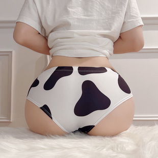 Large size breathable half-pack peach hip  ladies underwear