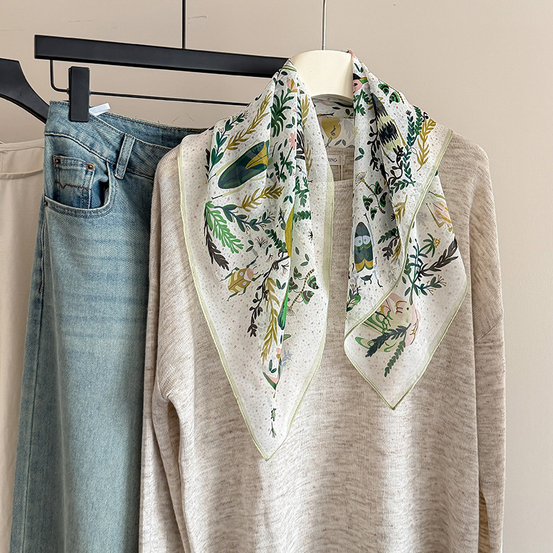 春秋季真丝方巾女桑蚕丝百搭围巾装饰头巾领巾礼盒装