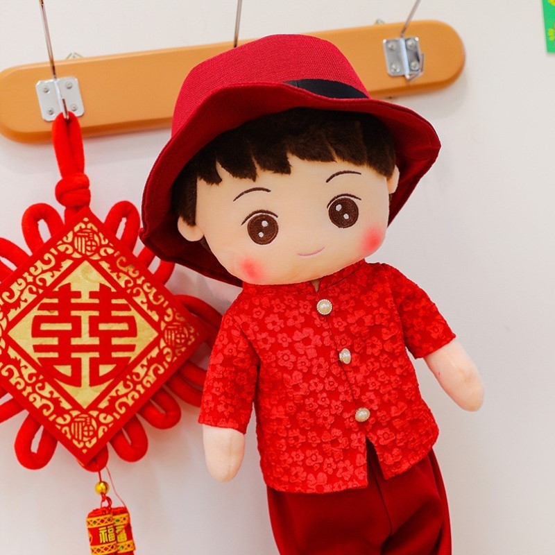 新娘婚礼布置可爱婚床红色订婚情侣女生压床公仔摆件新款结婚娃娃