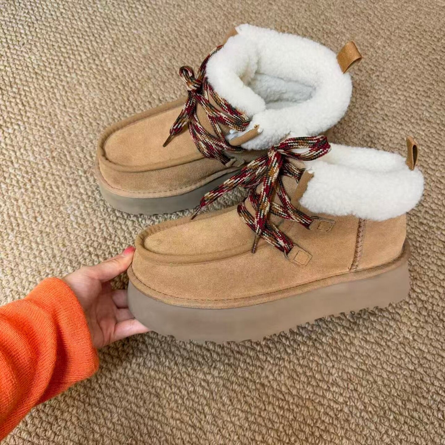 厚底系带毛绒保暖防滑雪地靴女