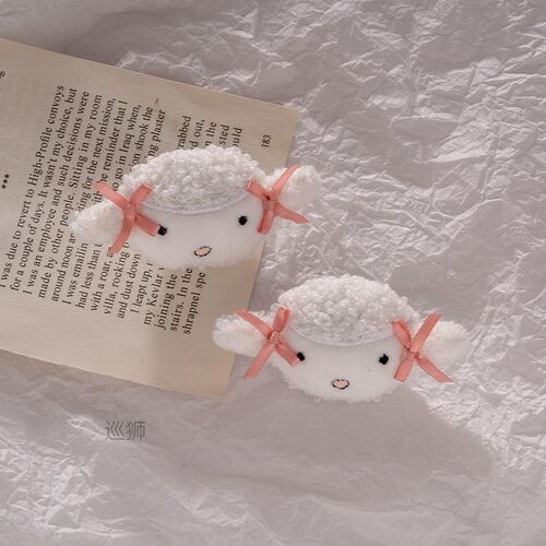 Cute little sheep Brooch Cute Japanese plush cloth girl stud