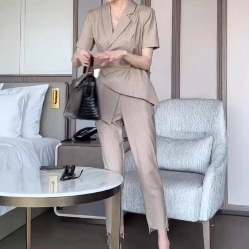 英国topwhit23222婕妤秀西装外套+显高显瘦裤春夏季时尚条纹