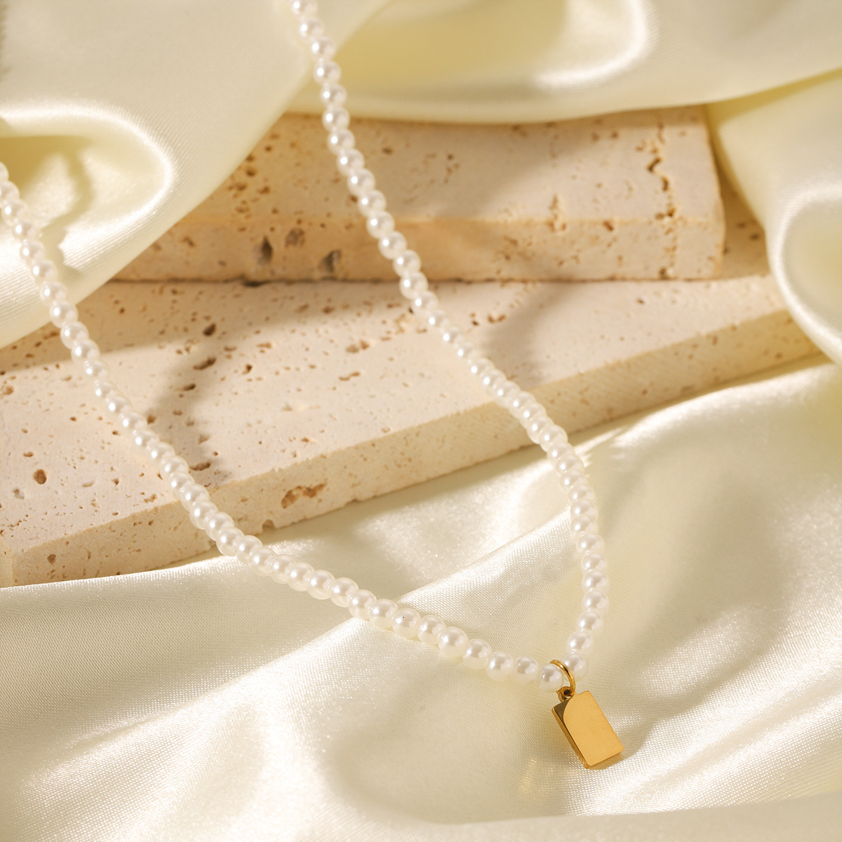 日本品质法式不锈钢光面方牌吊坠珍珠项链轻奢气质项链女高级感锁